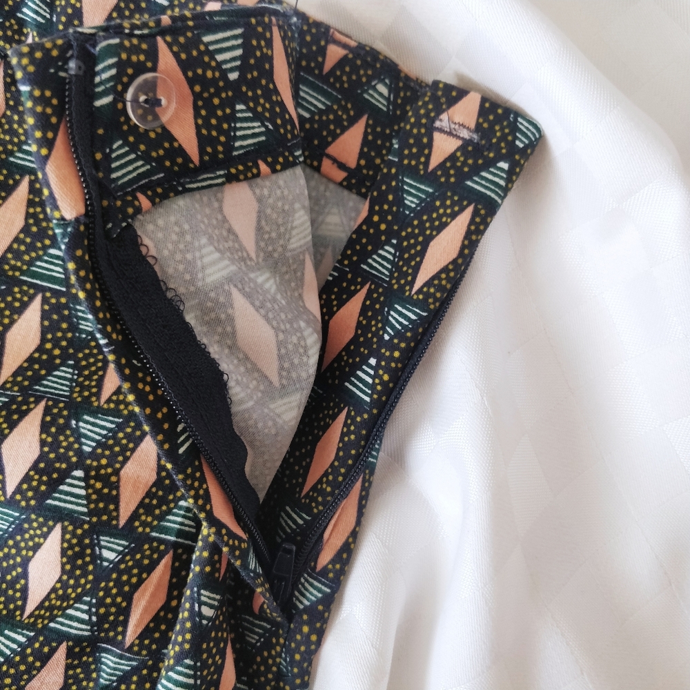 H&M Patterned Capri Pants - Picture 5 of 7